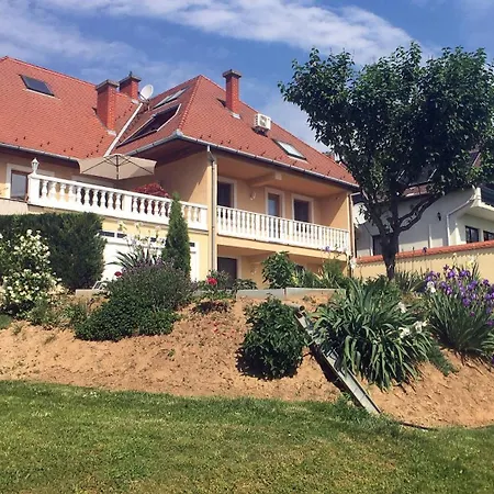 Hevizquelle Apartman
