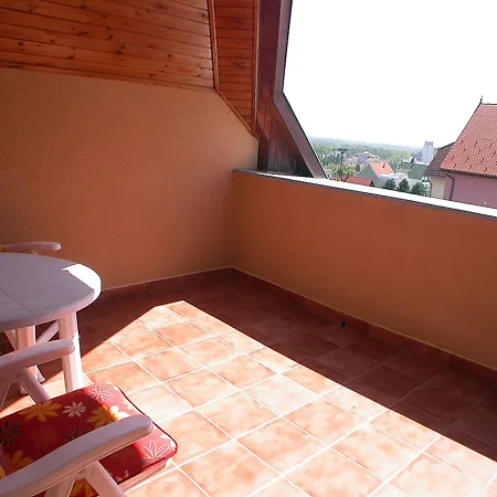 Hevizquelle アパート ヘーヴィーズ