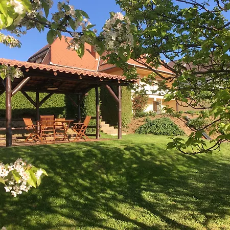 Hevizquelle Apartman