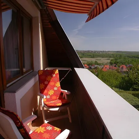 Hevizquelle Apartman *