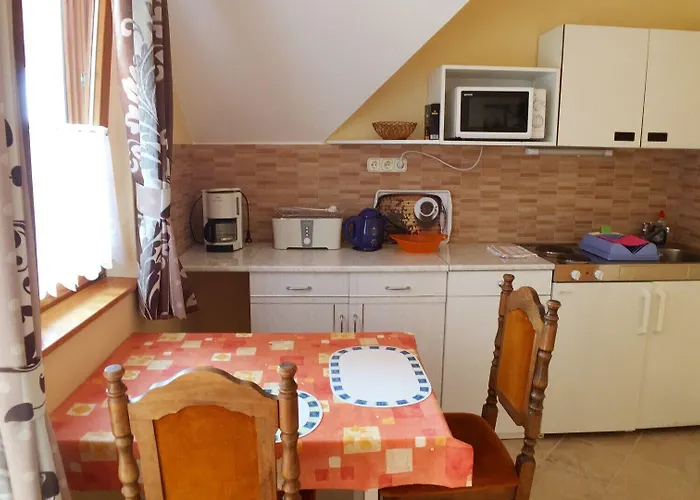 Hevizquelle アパート ヘーヴィーズ