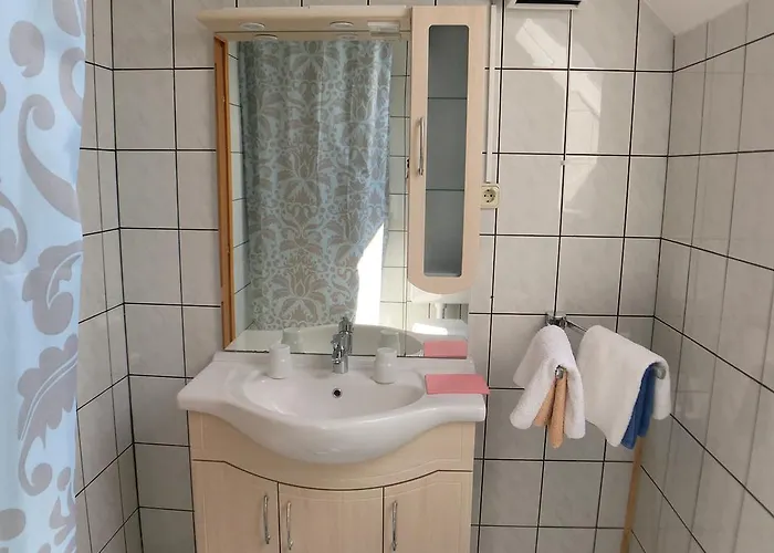 Hevizquelle Apartament *